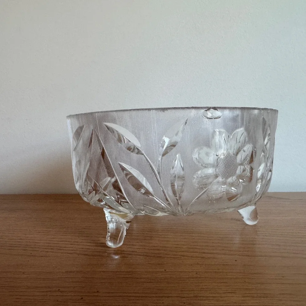 Vintage Crystal Glass Footed Candy Dish Bowl‎ Etched Floral Leaves Design